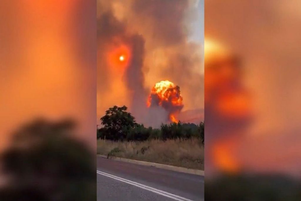 Νέα Αγχίαλος: Η στιγμή των εκρήξεων στην αποθήκη πυρομαχικών