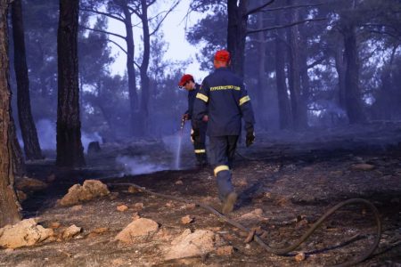 Φωτιά στη Χίο: Κάηκαν 600 στρέμματα – Φόβοι για αναζωπυρώσεις