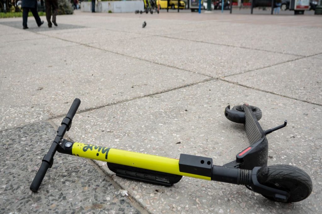 Αγκίστρι: 20χρονη σκοτώθηκε με ηλεκτρικό πατίνι πέφτοντας σε βράχο