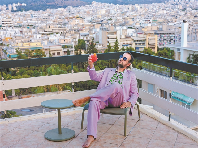 Το… φίνο λιμάνι του Κωστή Μαραβέγια