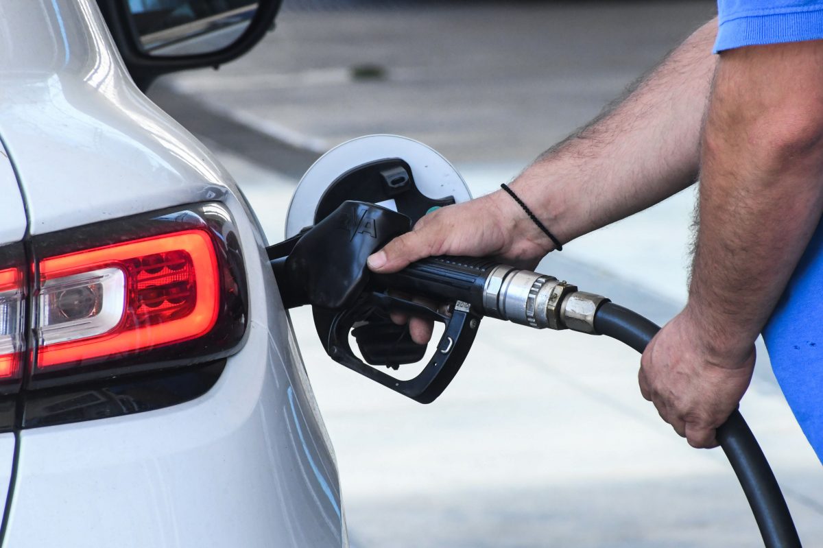 Καύσιμα: Φωτιά η βενζίνη, πλησιάζει τα 2 ευρώ