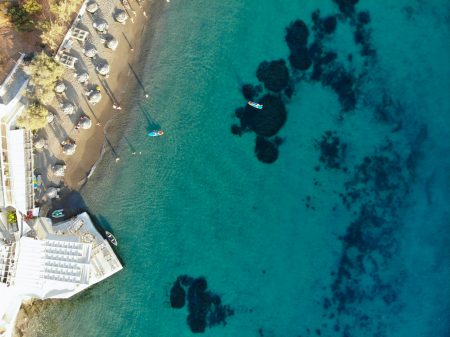 ΚΚΕ: «Παραλίες ελεύθερες για κατοίκους και επισκέπτες στην Πάρο»