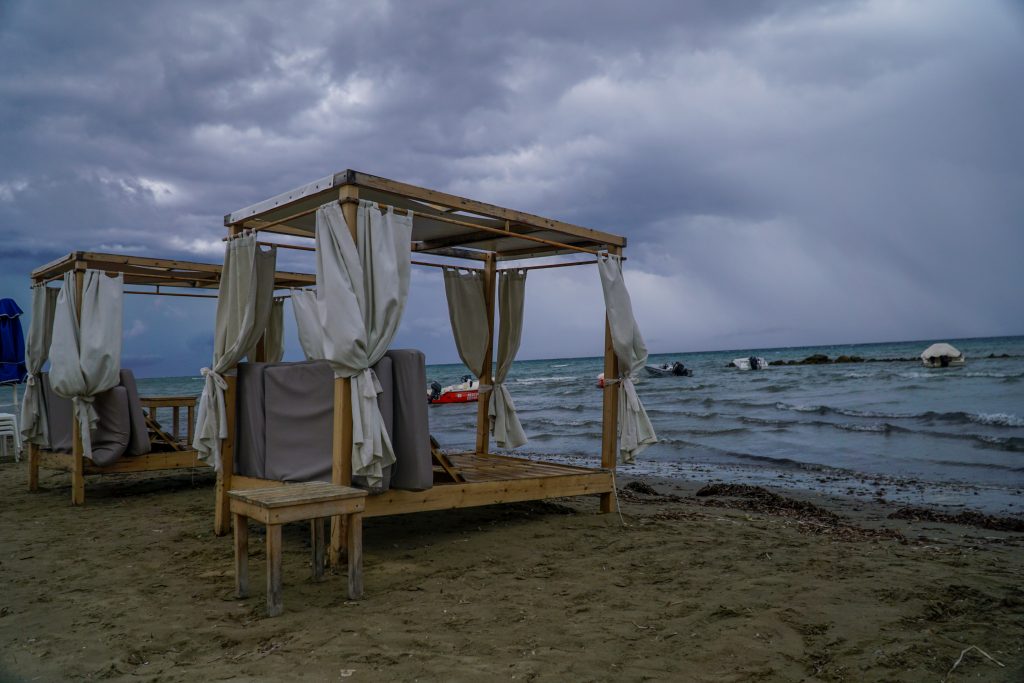 Κακοκαιρία Petar: Ποιες περιοχές δοκιμάζουν τα έντονα φαινόμενα – Απανωτά μηνύματα του 112