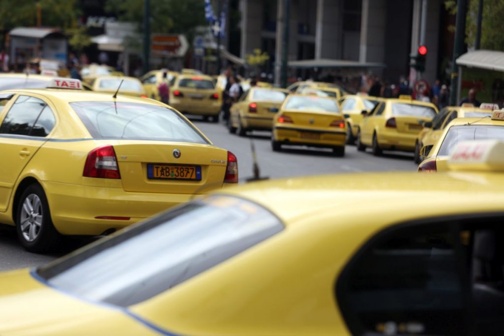 Συγγρού: Άγνωστος σε μηχανή πυροβόλισε οδηγό ταξί