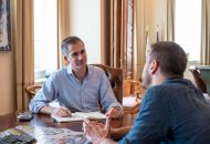 Κώστας Μπακογιαννης: «Οπου λύνεις προβλήματα, το μαύρο εξαφανίζεται»