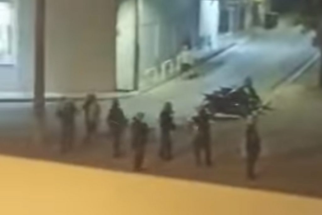 ΑΕΚ – Ντινάμο Ζάγκρεμπ: Άγρια επίθεση από οπαδούς των Κροατών στη Νέα Φιλαδέλφεια, τραυματίες και προσαγωγές