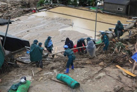 Βιετνάμ: 8 νεκροί από τις πλημμύρες και τις κατολισθήσεις