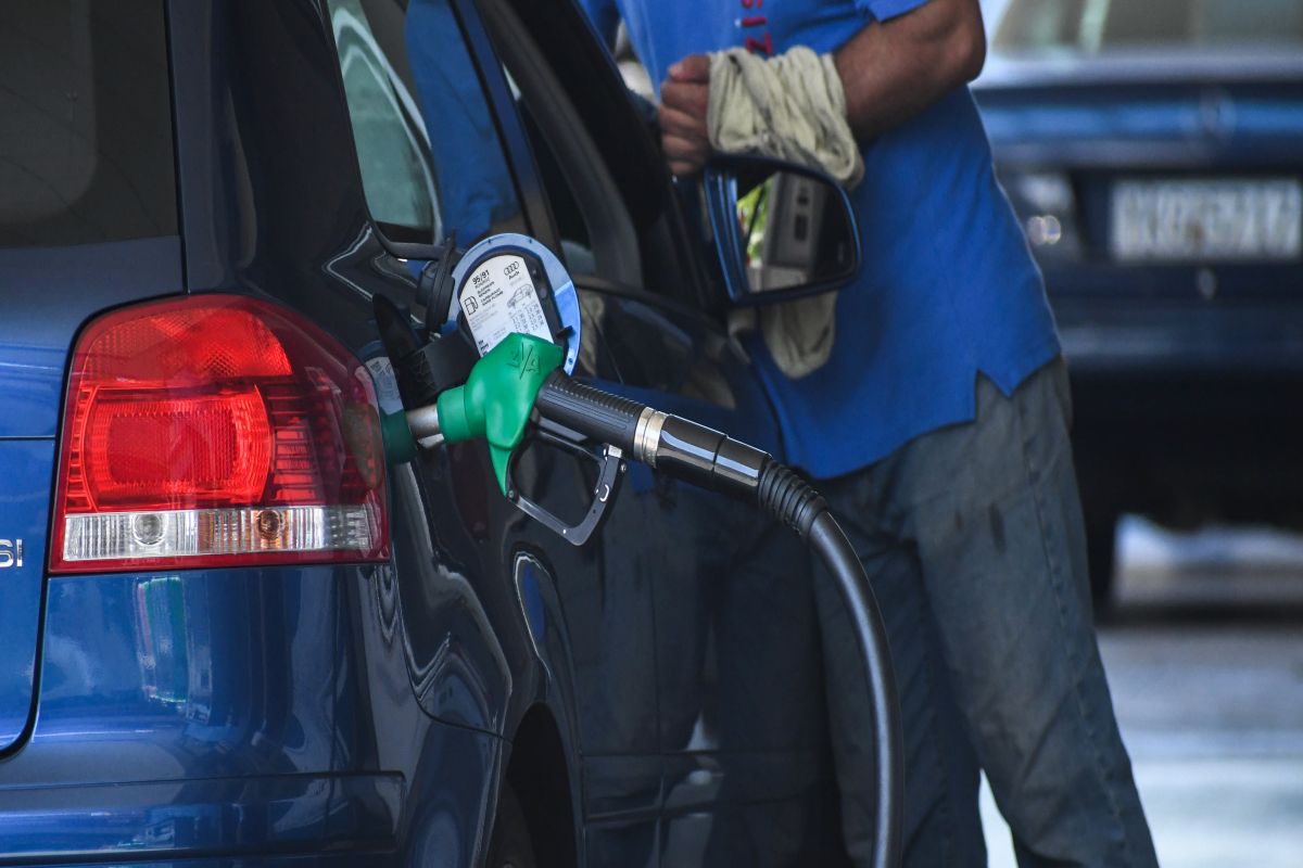 Καύσιμα: Στο κόκκινο η βενζίνη – Γιατί έφτασε τα 2,36 ευρώ/λίτρο