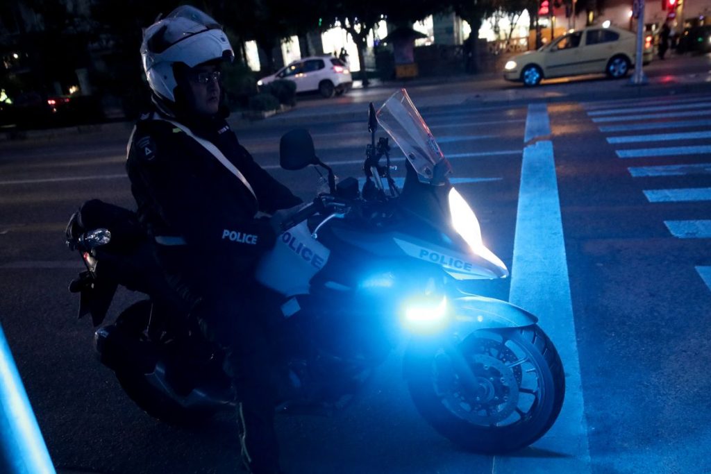 Βοιωτία: Ένας νεκρός μετά από καταδίωξη – Εκπυρσοκρότησε όπλο αστυνομικού