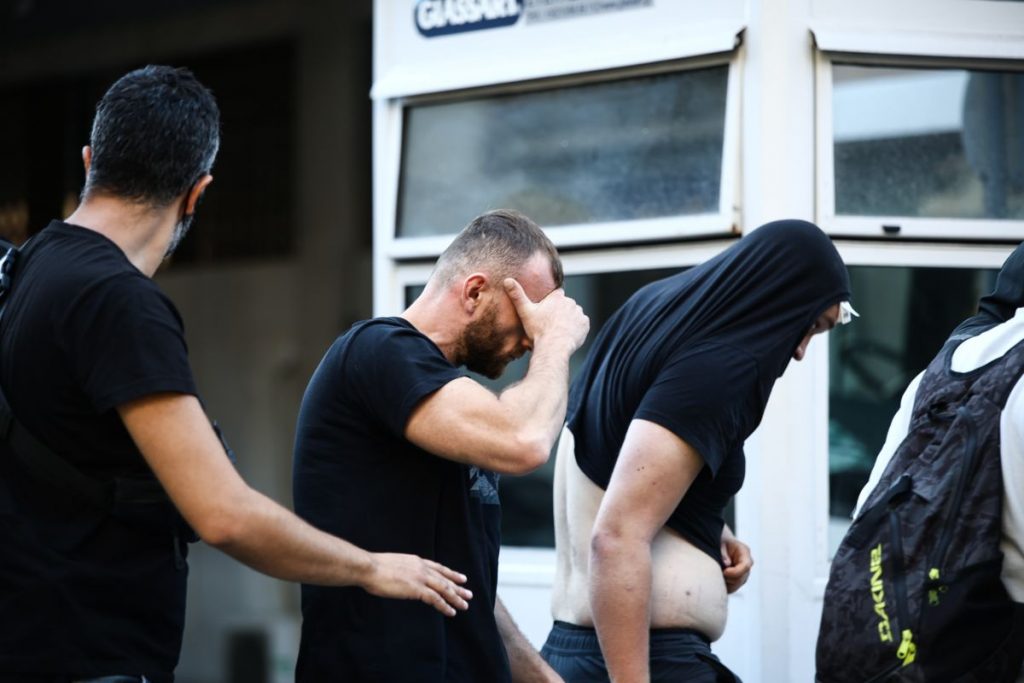 Νέα Φιλαδέλφεια: Ποινική δίωξη σε 104 χούλιγκανς για 4 κακουργήματα και 7 πλημμελήματα