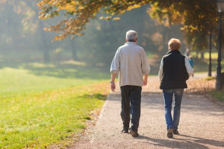 Μελέτη: Όσο περισσότερο περπατάμε τόσο μειώνεται ο κίνδυνος θανάτου