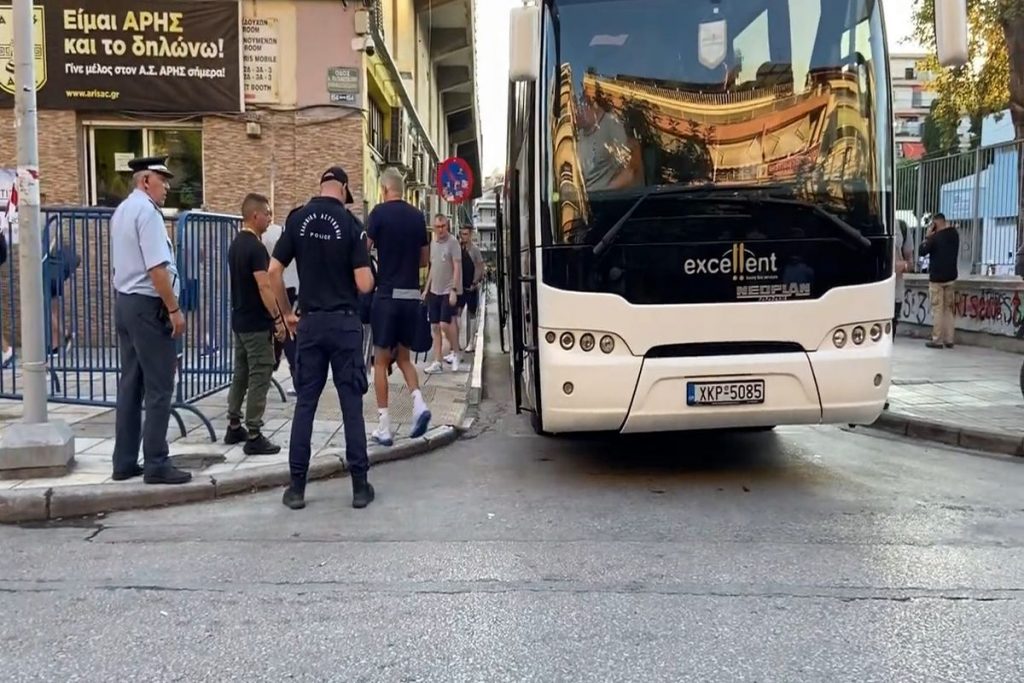 Άρης – Ντιναμό Κιέβου: Με αποδοκιμασίες η άφιξη των Ουκρανών