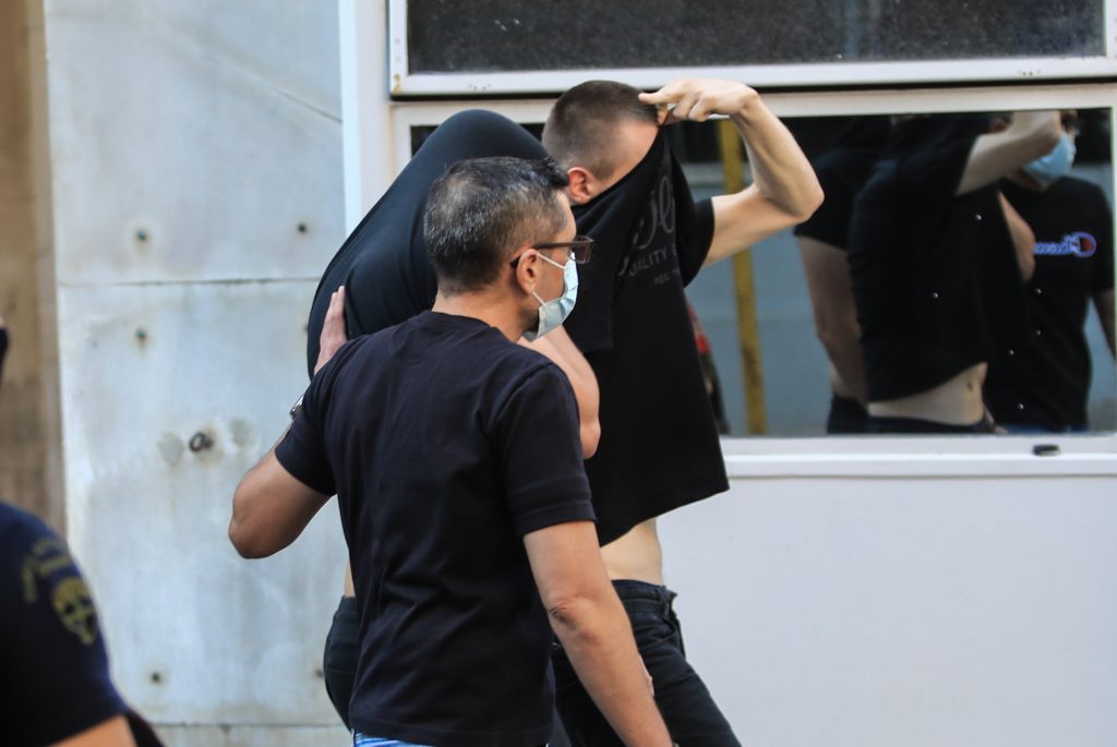 Νέα Φιλαδέλφεια: Η «ταυτότητα» των τριών Ελλήνων κατηγορουμένων, οι γρήγορες ανακρίσεις και η ΕΔΕ