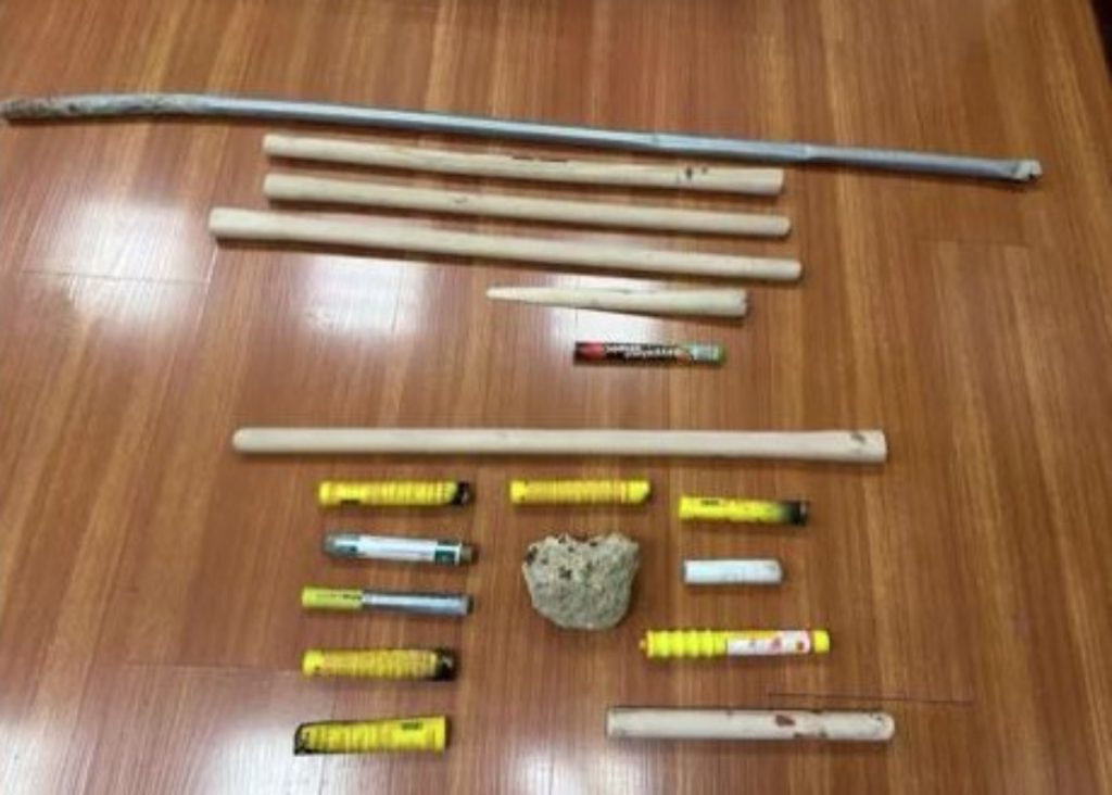 Νέα Φιλαδέλφεια: Αυτά ήταν τα όπλα των χούλιγκανς στα επεισόδια