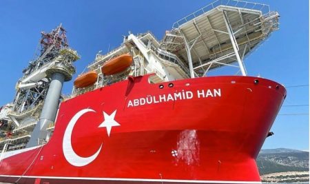 Abdulhamid Han: Απέπλευσε το πλωτό γεωτρύπανο για τα ανατολικά του Καστελόριζου