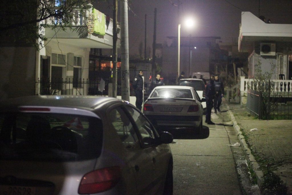 Ζεφύρι: Ρομά επιτέθηκαν με πέτρες σε αστυνομικούς – Τέσσερις τραυματίες