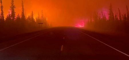 Καναδάς: Σε κατάσταση έκτακτης ανάγκης – Καίγονται κοινότητες του βορρά – απομακρύνουν πολίτες  από αέρος