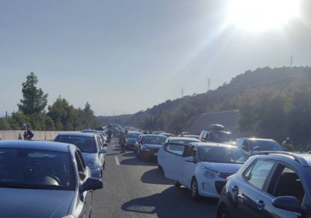 Εθνική Οδός: Ξεπερνούν τα 15 χιλιόμετρα οι ουρές – Εγκλωβισμένοι χιλιάδες οδηγοί