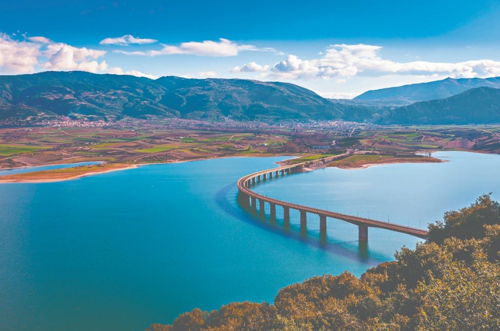 «Ναρκοπέδια» οι γερασμένες γέφυρες – «Καμπανάκι» κινδύνου από τους ειδικούς