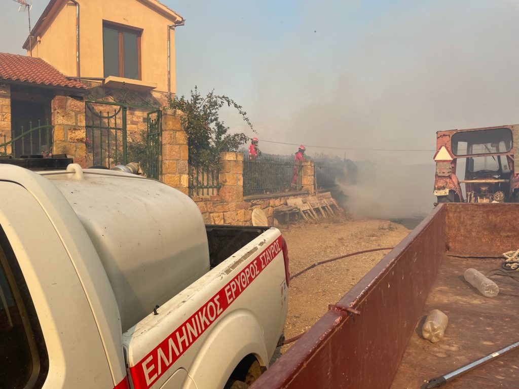 Φωτιά στην Αλεξανδρούπολη: Νέο μήνυμα του 112 στους κατοίκους να παραμείνουν σε εσωτερικούς χώρους