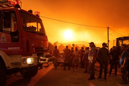 Φωτιά στον Έβρο:  Δεν έχει τέλος ο πύρινος εφιάλτης – Μεγάλη αναζωπύρωση σε 3 μέτωπα – Εκκενώθηκαν οικισμοί