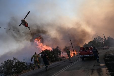 Φωτιές: Μάχη με τις αναζωπυρώσεις σε Έβρο και Ροδόπη – 74 πυρκαγιές συνολικά στη χώρα