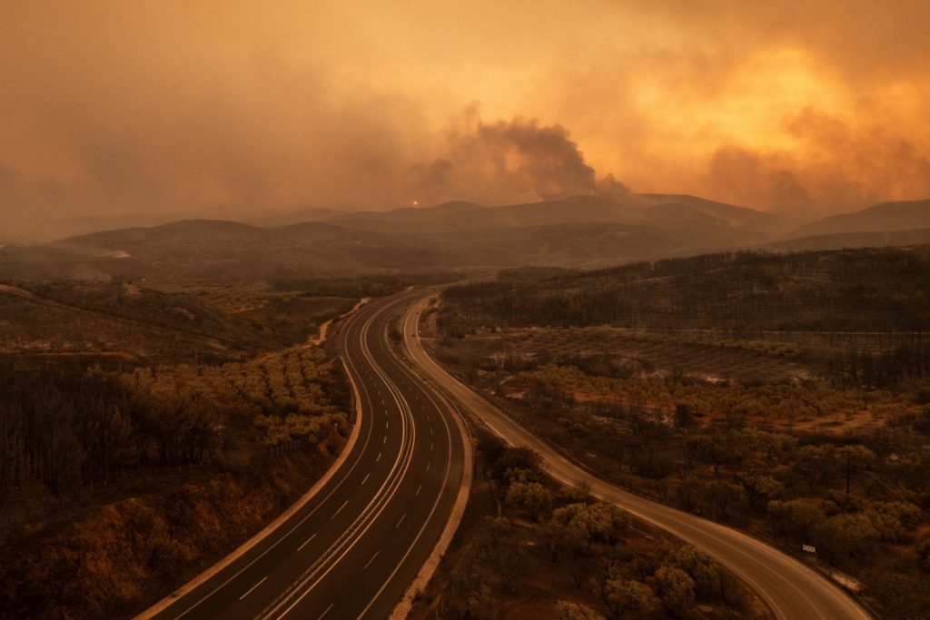 Φωτιά: Κλειστοί δρόμοι σε Αττική και Αλεξανδρούπολη – Οι εναλλακτικές διαδρομές