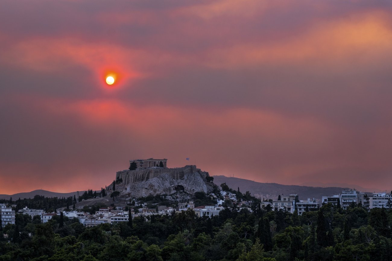 Όταν ο καπνός της φωτιάς μαύρισε τον ήλιο της Ελλάδας