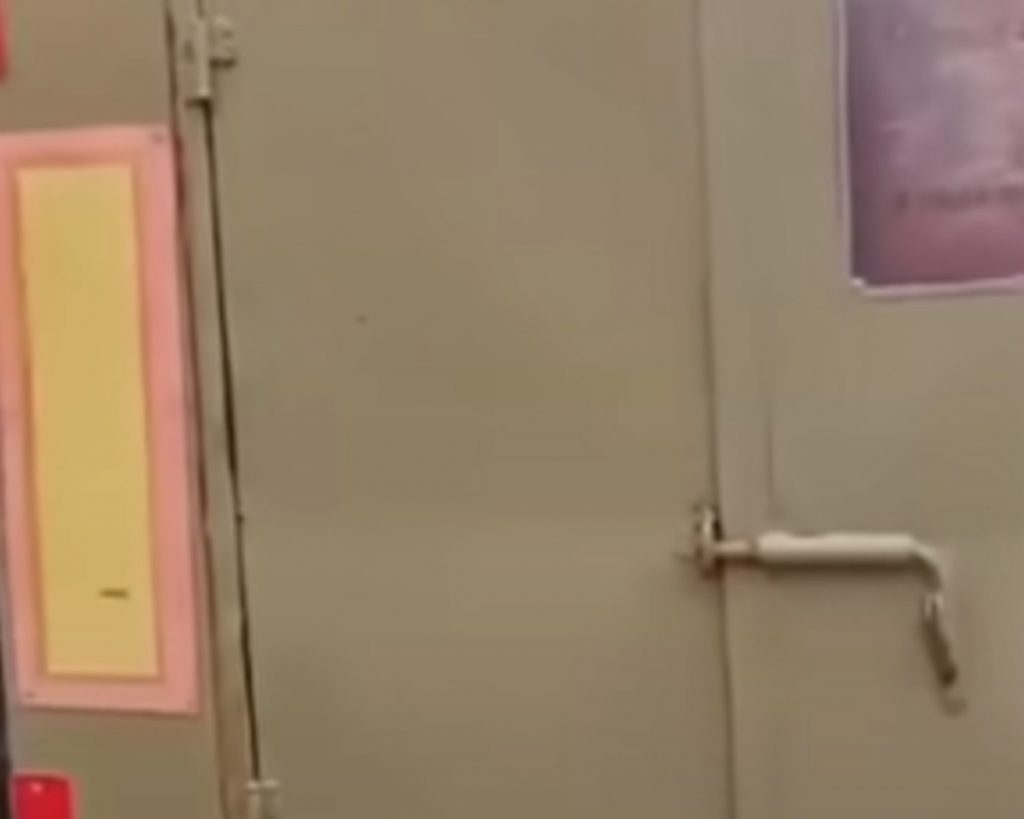 Αλεξανδρούπολη: Ο δικηγόρος του αλλοδαπού που «φυλάκιζε» μετανάστες στο τρέιλερ – «Τους παρείχε νερό»