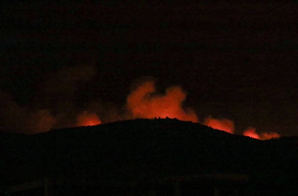 Φωτιές: Η μάχη συνεχίζεται σε Πάρνηθα, Έβρο και Βοιωτία