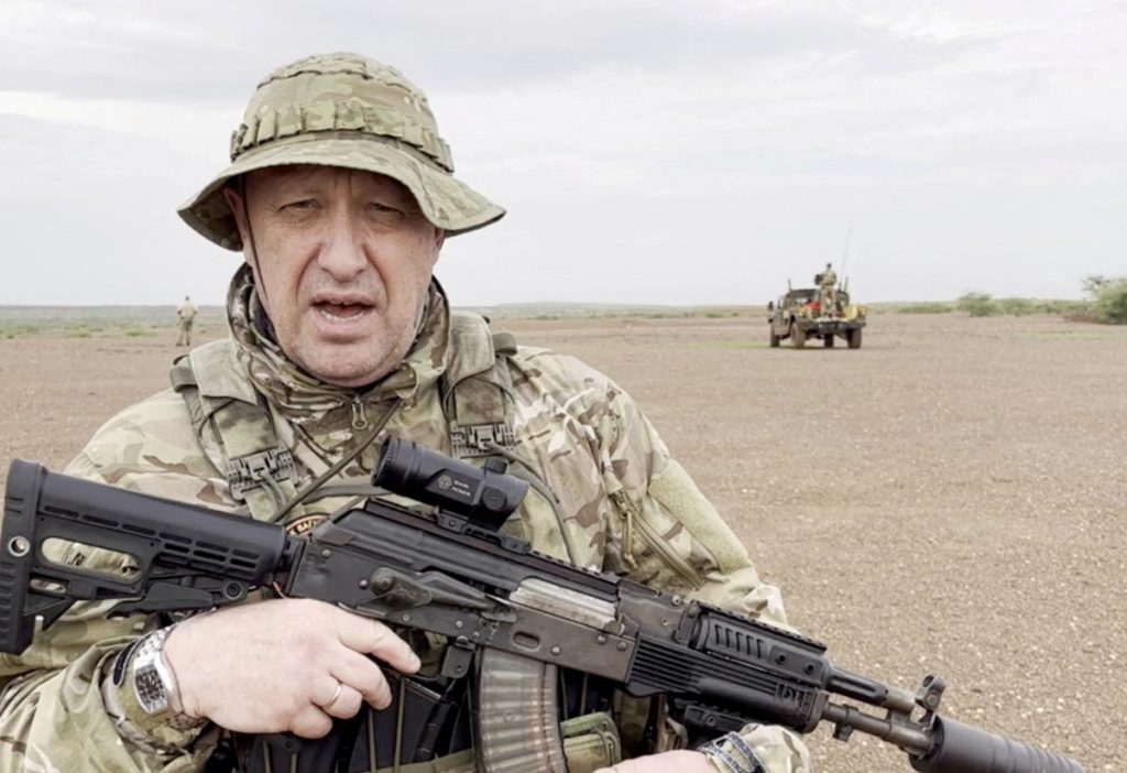 Πριγκόζιν: Διασκορπισμένα τα συντρίμμια του αεροπλάνου – Καταρρίφθηκε από πύραυλο;