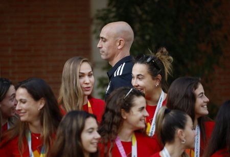 Ισπανία: Δεν παραιτείται ο πρόεδρος της ομοσπονδίας ποδοσφαίρου παρά το σάλο