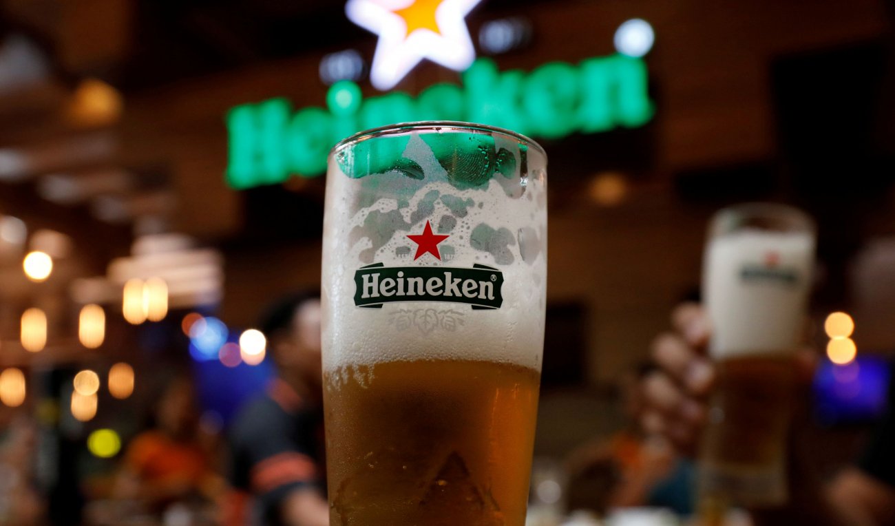 Heineken: Αντί ενός ευρώ έφυγε από τη Ρωσία