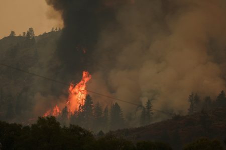 Καναδάς: Οι πυρκαγιές ενισχύονται – Και άλλη πόλη απειλείται