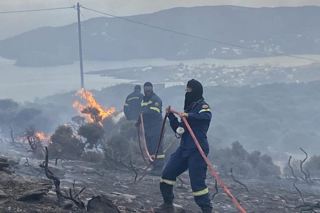 Άνδρος: «Λαμπάδιασαν όλα σε κλάσματα δευτερολέπτου» – Δραματική περιγραφή εθελοντή