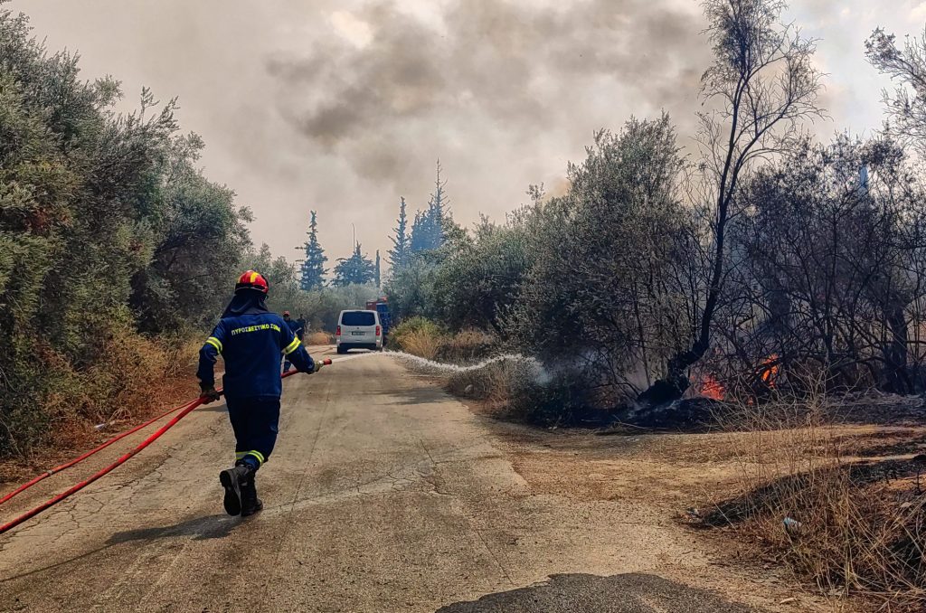 Φωτιές: Αναζωπυρώσεις στον Έβρο – 81 πυρκαγιές σε όλη τη χώρα