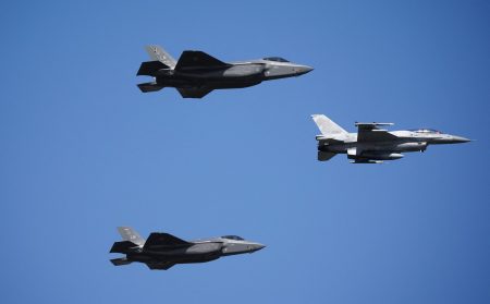 Athens Flying Week 2023: Τρία F-35 πέταξαν πάνω από την Αθήνα