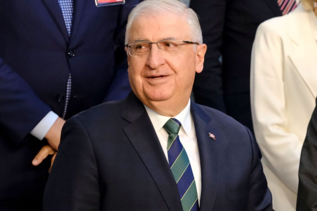 Έρχεται στην Αθήνα ο Τούρκος υπουργός Άμυνας Γιασάρ Γκιουλέρ