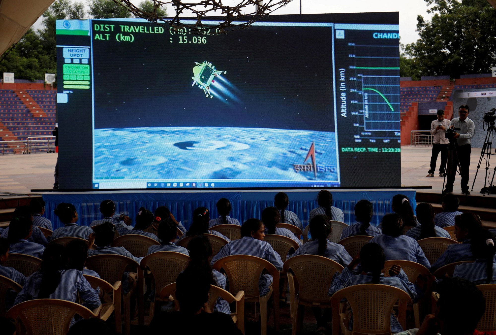 Ινδία: Σε «λειτουργία αναμονής» το διαστημικό όχημα που έστειλε στη σελήνη – Αποστολή εξετελέσθη