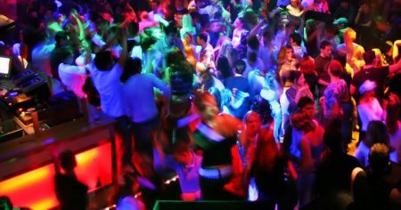 ΑΑΔΕ: Επιχείρηση σκούπα σε μπαρ στην Κέρκυρα – Πάρτι φοροδιαφυγής