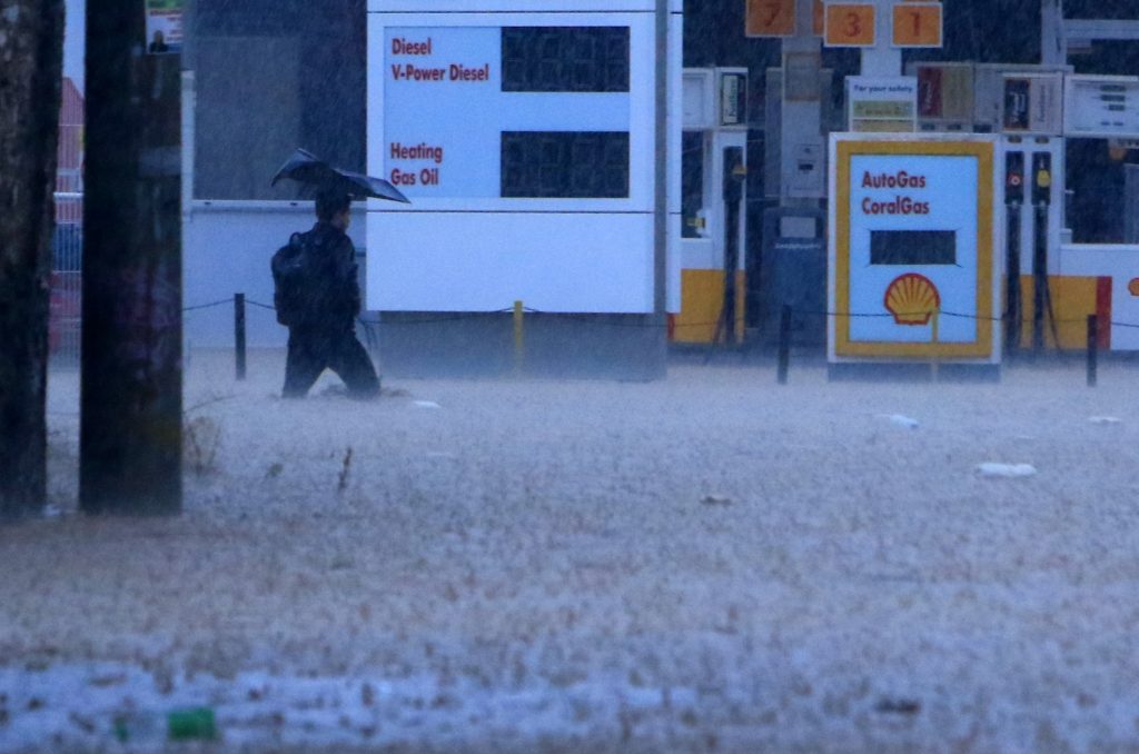 Κακοκαιρία «Daniel»: Πολίτες έχουν εγκλωβιστεί στα ΚΤΕΛ του Βόλου