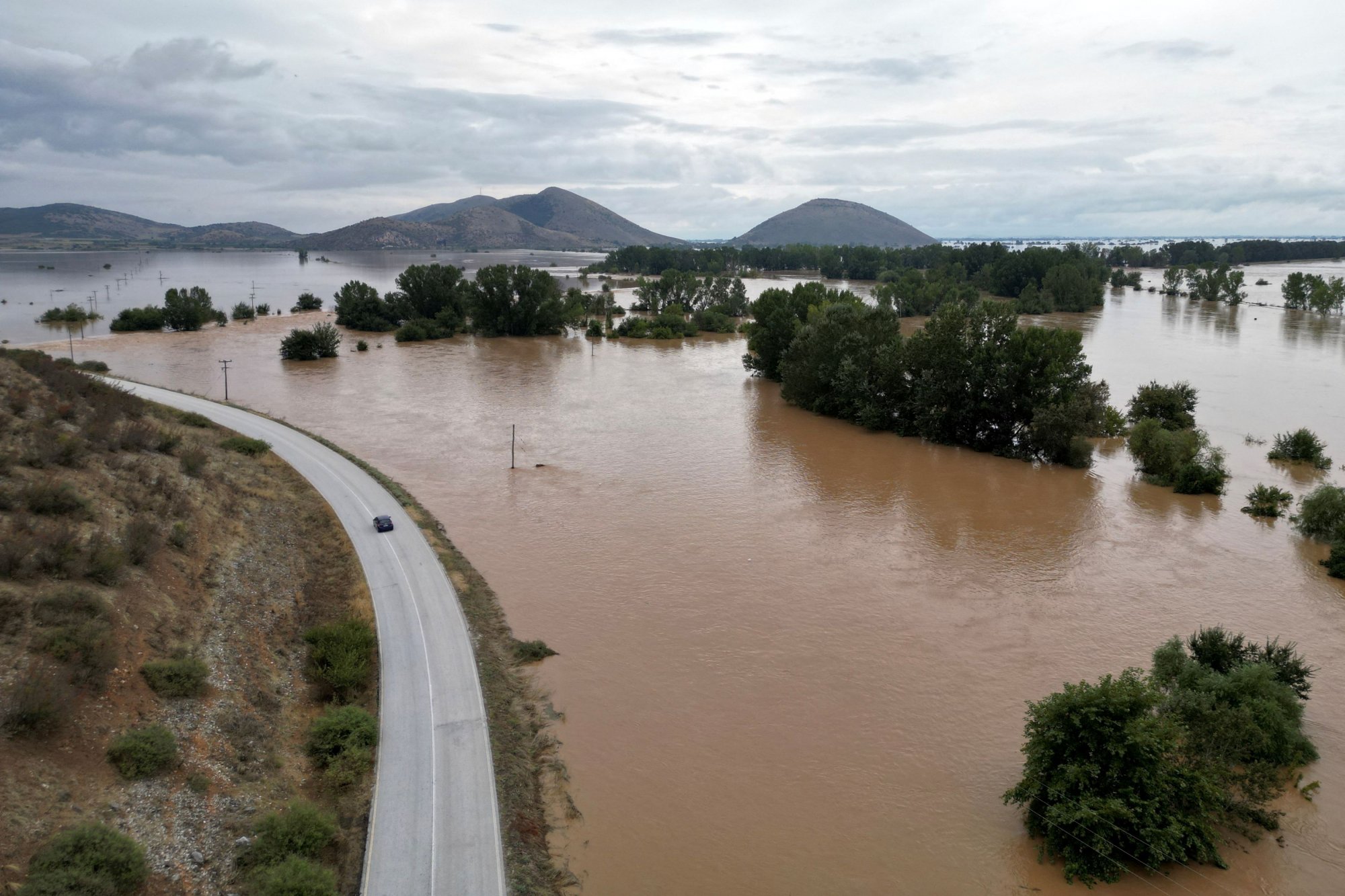 Αρχηγός ΕΛ.ΑΣ.: Σε 109 απεγκλωβισμούς ατόμων έχει προχωρήσει η Αστυνομία σε Θεσσαλία και Στερεά Ελλάδα