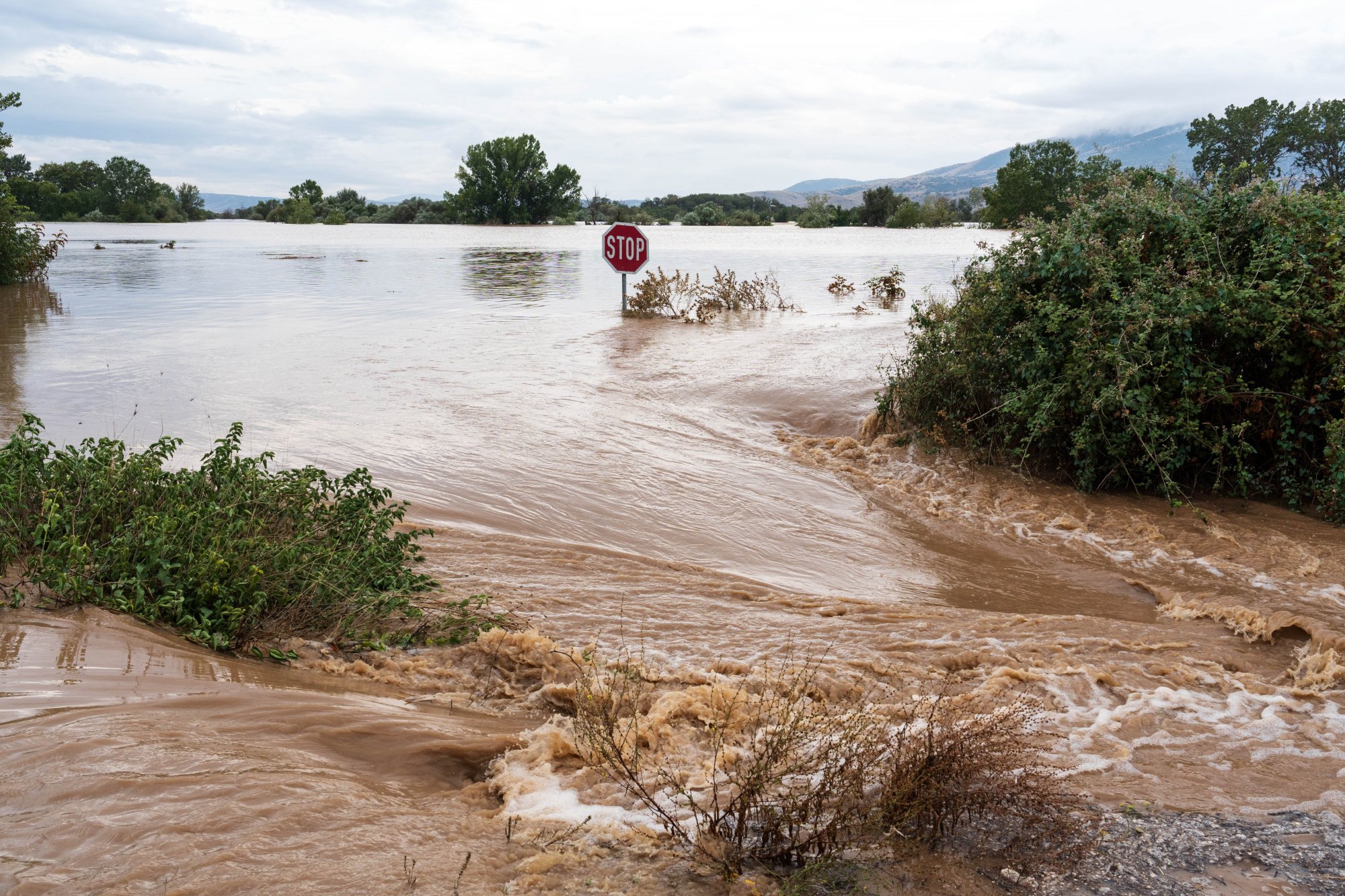 Λάρισα: Μήνυμα του 112 για την περιοχή Γιάννουλη – Έκλεισε η γέφυρα της περιοχής