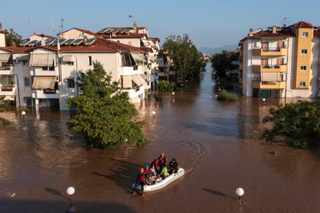 Πιάσαμε ταβάνι
