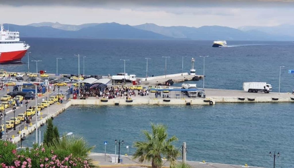 Ραφήνα: Εμπλεξαν οι άγκυρες 3 πλοίων – Με καθυστέρηση ο απόπλους