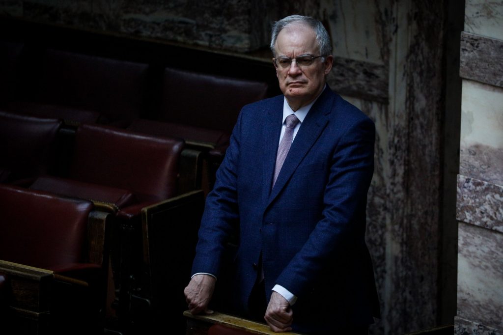 O Τασούλας και οι «απείθαρχοι» βουλευτές