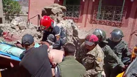 Μαρόκο: Τουλάχιστον 2.012 νεκροί, 2.059 τραυματίες – Με γυμνά χέρια ψάχνουν εγκλωβισμένους