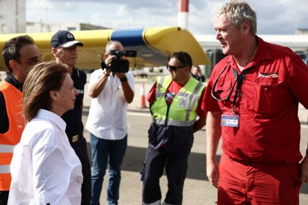 Σακελλαροπούλου: Συνάντηση με Ελληνίδα πιλότο και Ελβετούς που βοήθησαν στις πυρκαγιές