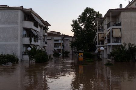 Πώς μπορούμε να προστατευτούμε μετά τις πλημμύρες: Οδηγίες από το υπουργείο Υγείας