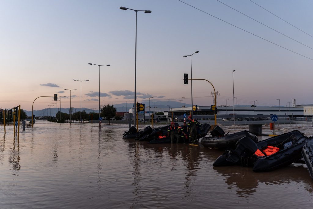 Θεσσαλία: Οι δρόμοι που είναι κλειστοί – Κομμένη στα δύο η χώρα